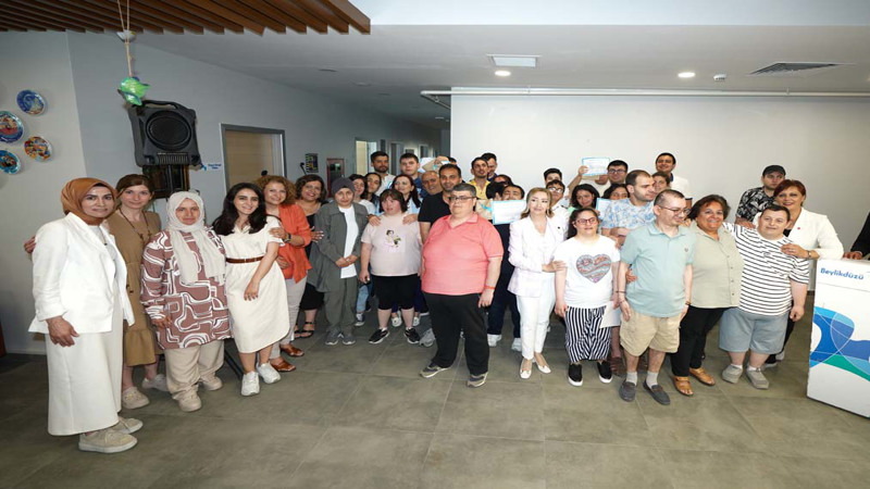 Beylikdüzü Engelsiz Yaşam Merkezi’nde Karne Heyecanı