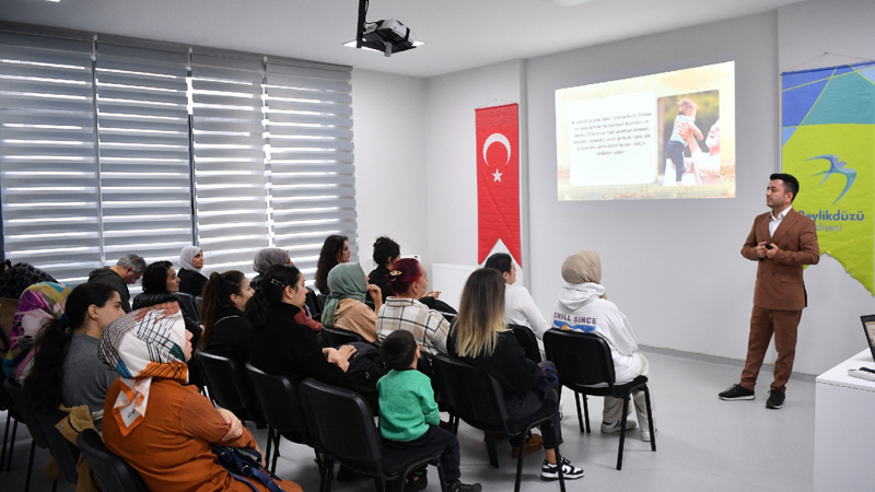 Beylikdüzü’nde “Nesiller Arası Aktarım” Semineri Düzenlendi