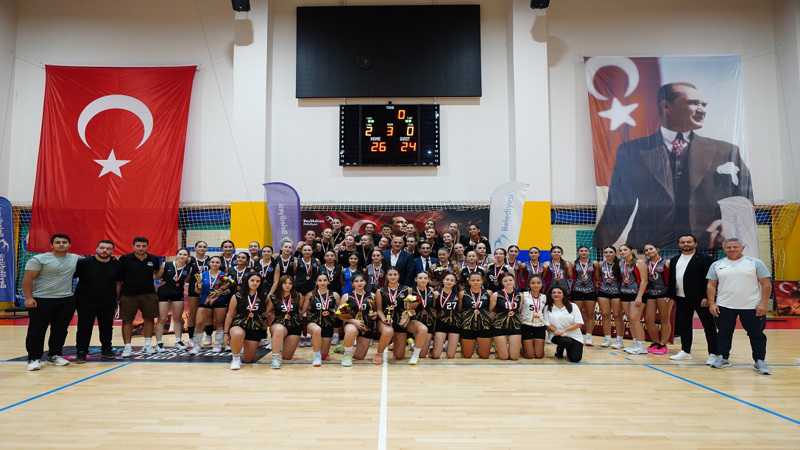 Zafer Kupası Yıldız Kızlar Voleybol Turnuvası Sona Erdi
