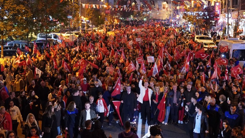 Beylikdüzü Cumhuriyet’in İlanının 101. Yılını Coşkuyla Kutladı