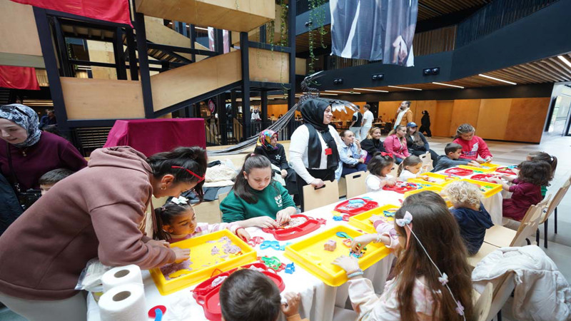 Dünya Çocuk Günü Renkli Etkinliklerle Kutlandı