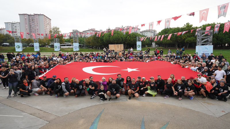 Yüzlerce Kişi Ata’ya Saygı için Koştu