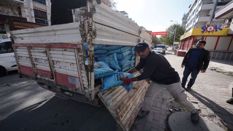 Beylikdüzü Belediyesi’nden Yakacak Yardımı