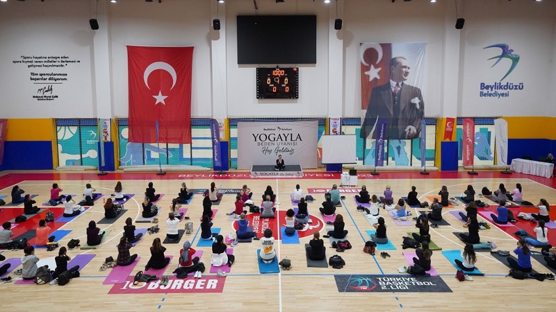 Beylikdüzü Güne Yogayla Başladı